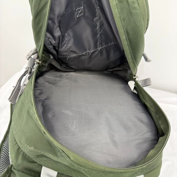 Outdoor Products Trail Break 18 Ltr Hydration Backpack 3 liter reservoir NEW - Picture 11 of 16